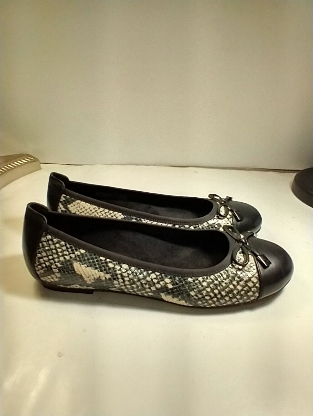 Vionic Minna Snakeskin Print Cap Toe Comfort Slip On Ballet Flats Women's sz 7.